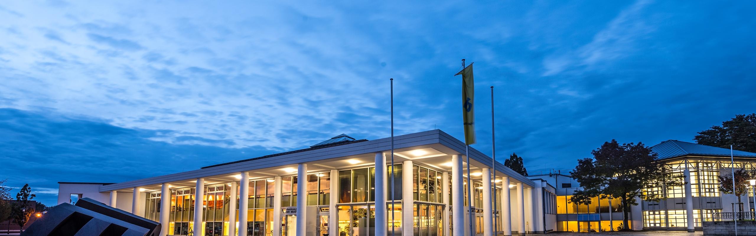 Bürgerhaus Bühl Frontalansicht vom Gebäude des Bürgerhauses Bühl