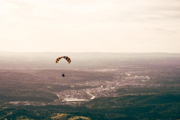 Gleitschirm über dem Murgtal © Nationalparkregion Schwarzwald - Murgtal, Michael Ebner Gleitschirm über dem Murgtal